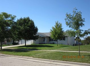 121 N 6th St, Evansville, WI 53536