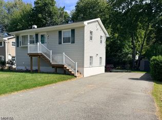 21 Tobyhanna Trl, Hopatcong Boro, NJ 07843
