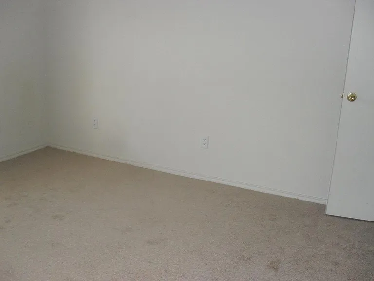 304 Creek St #D — Photo 8