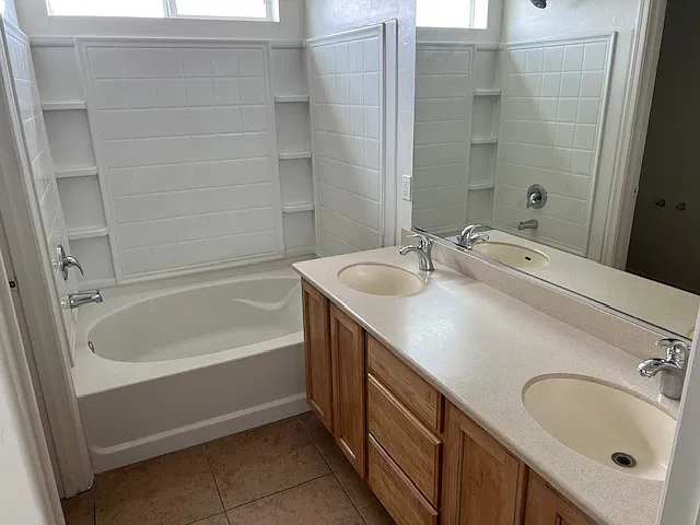 3 bed, 2.5 bath, 1493 sqft, $1,600 — Photo 4