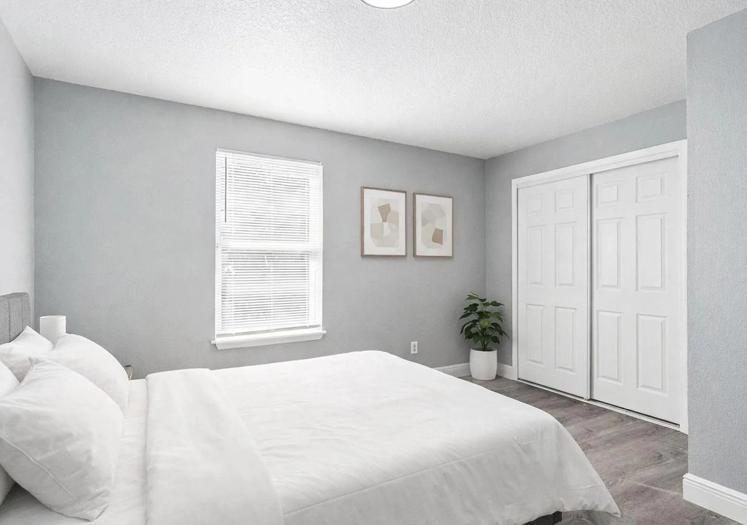 372 N Pine Hills Rd - Room 2 — Photo 1