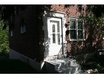101 W 21st St photo 1