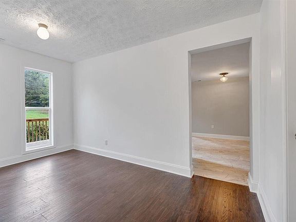 3rd image of 123 Ferns Ln