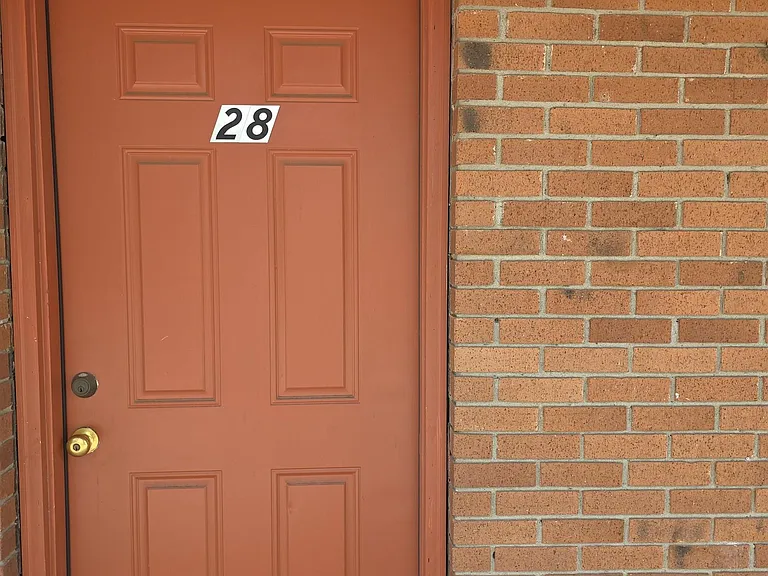 2718 Kenwood Rd #28 — Photo 9