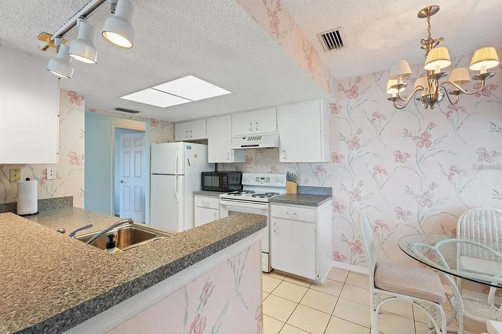 2 bed, 2.0 bath, 1134 sqft, $2,450 — Photo 4