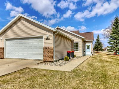 2109 57th Ave S, Fargo, ND, 58104