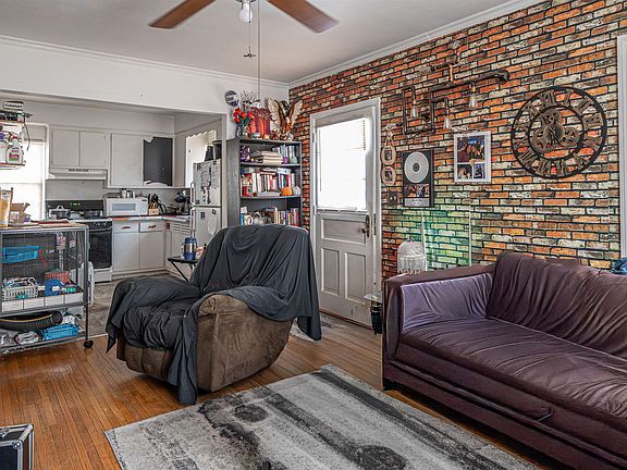 3rd image of 1524 Virginia Ave