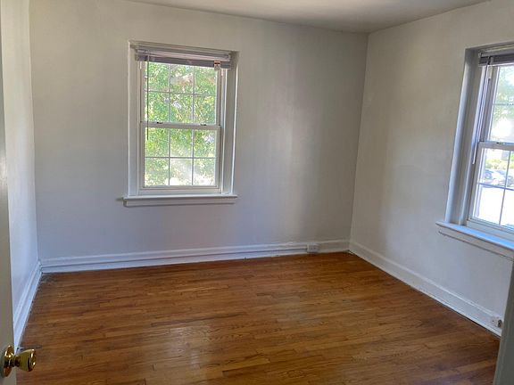 Bedroom: 12 x 10 feet.