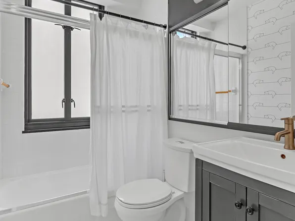 407 Park Avenue South image 8 of 15