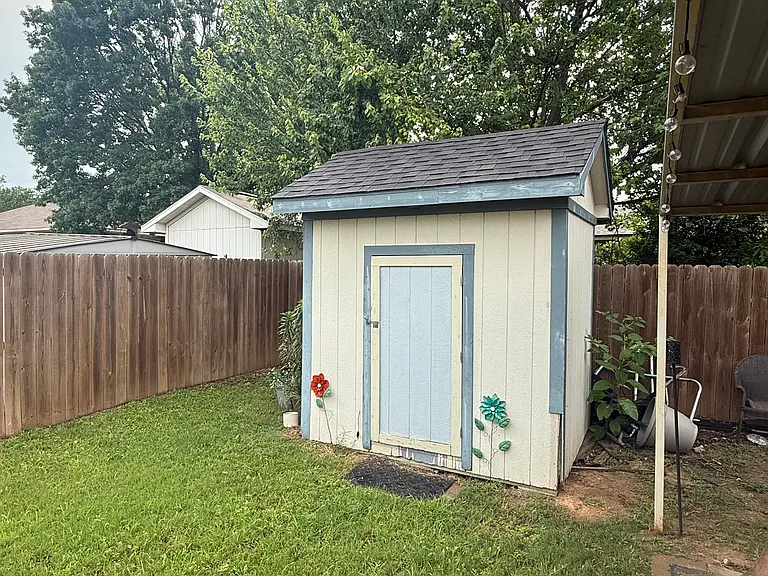 604 Oak View Ct — Photo 8