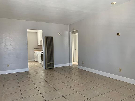 4th image of 3866 41st St #8