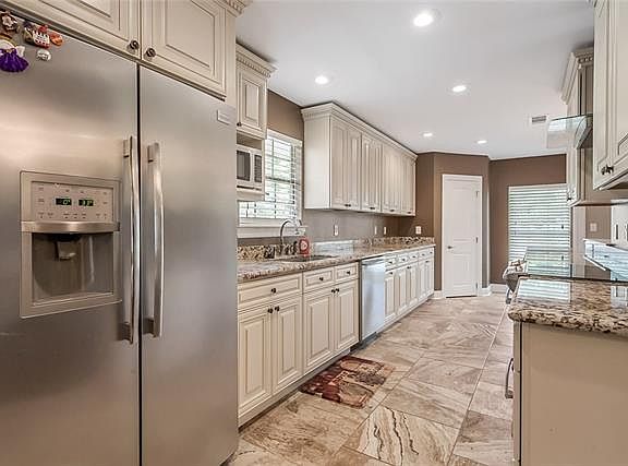 5th image of 105 Fischer Dr