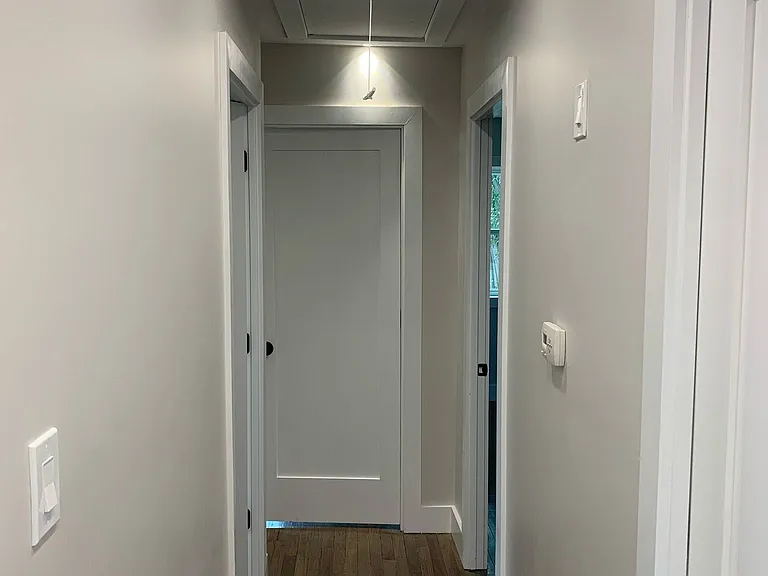 1404 Marshall St — Photo 14