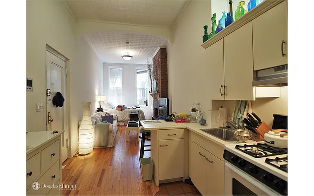 Rented by Douglas Elliman | media 15