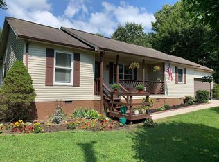 2017 Otomi Dr, Crossville, TN 38572