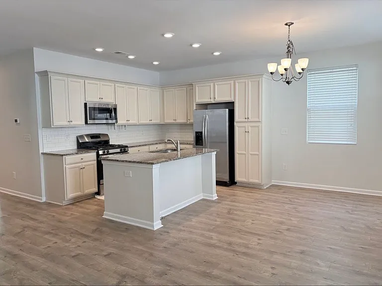4723 Cloisters Ln — Photo 9