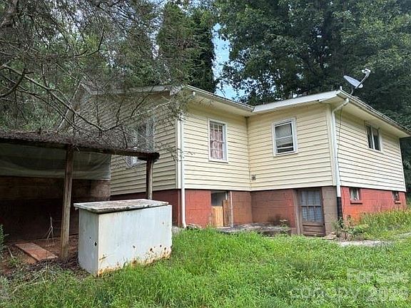 4th image of 1526 Bills Creek Rd