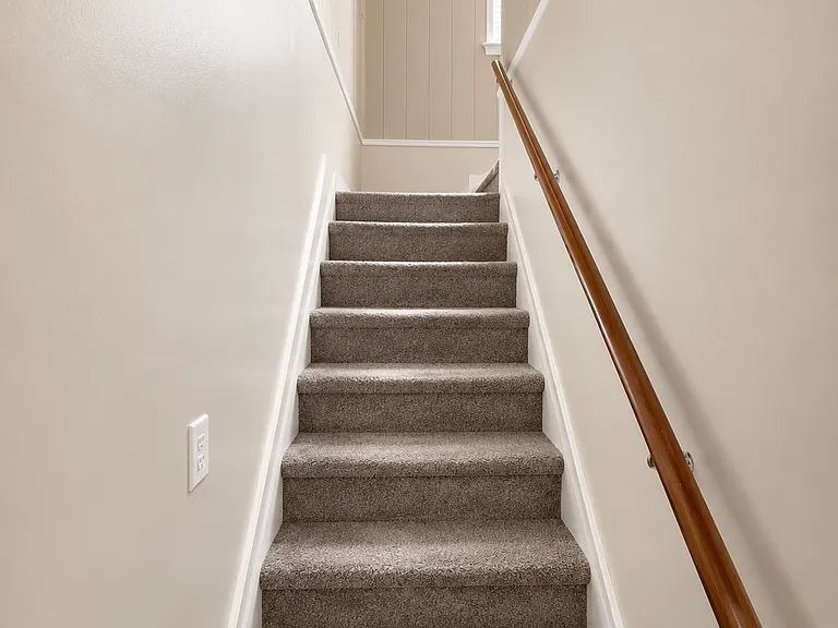 Bluehill St — Photo 17