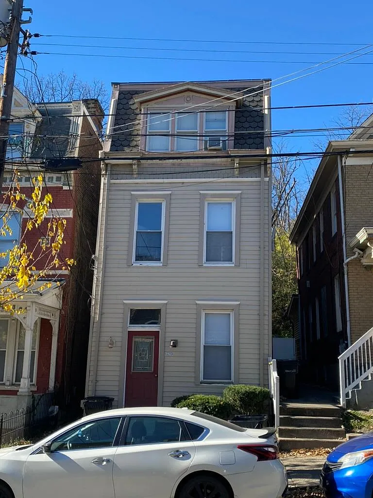4 bed, $2,840 — Photo 1