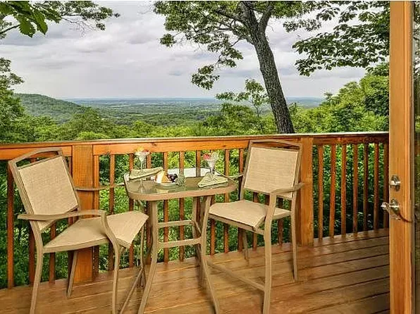 2340 Panther Way, Sevierville, TN 37876