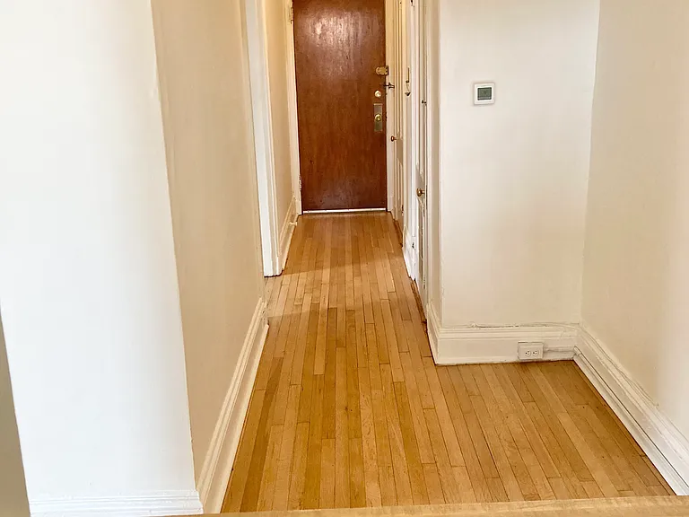 216 W Madison St #2R — Photo 10