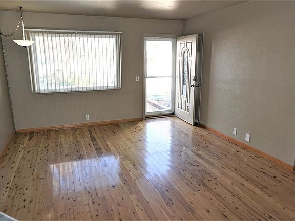 3rd image of 1724 De Anza St