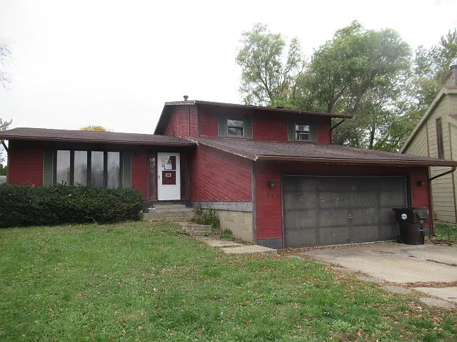 1013 Thomas Ct photo 1