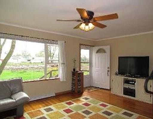 2nd image of 203 W Pacific St