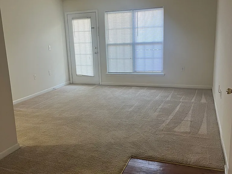 Livingroom non-remodeled
