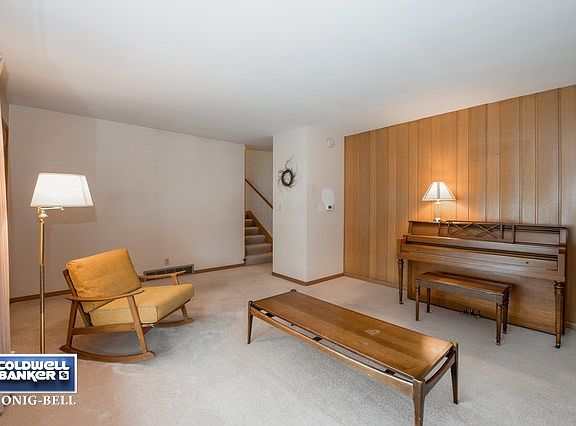 3rd image of 641 Iroquois Dr