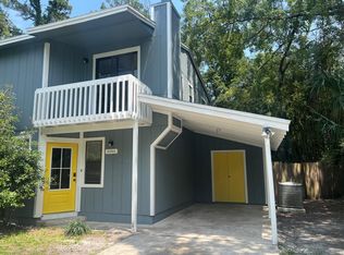 2002 Lakeview Ct, Atlantic Beach, FL 32233