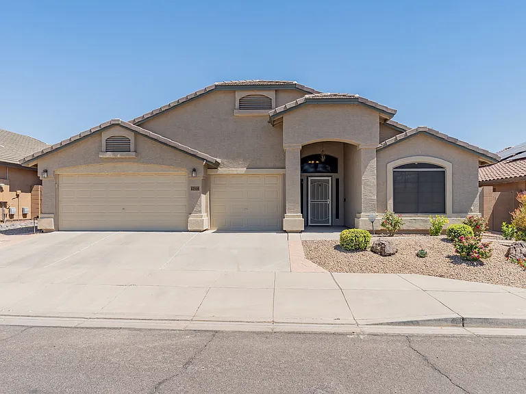 12516 W Solano Dr — Photo 50