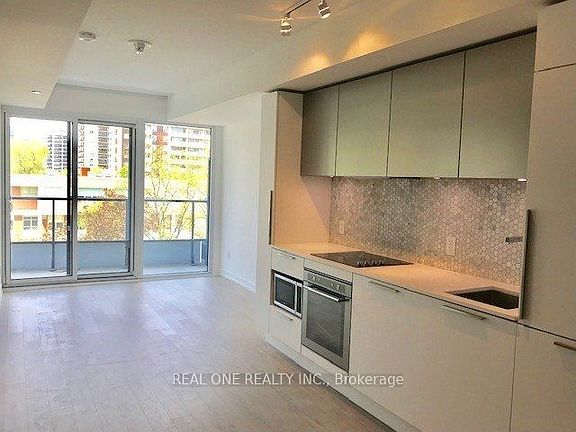 3rd image of 85 Wood St #616