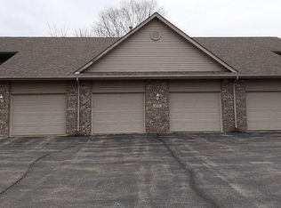 4901 Pine Meadow Pkwy #4, Loves Park, IL 61111