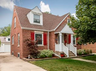 2010 Canfield Rd, Park Ridge, IL 60068