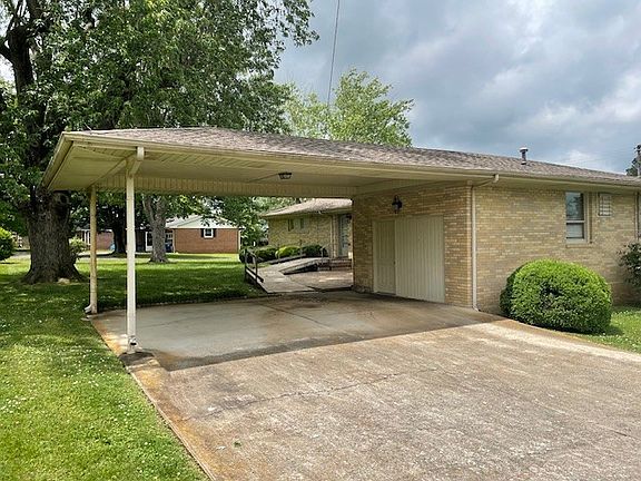 3rd image of 206 Fairlane Dr