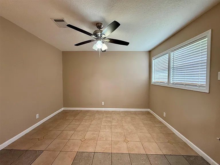 2519 Paul Quinn St — Photo 9