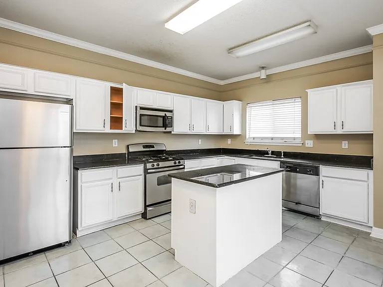 1225 Paul Dr — Photo 9