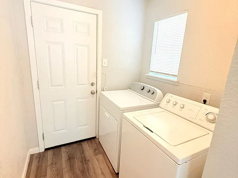 403 Veterans Ave — Photo 4