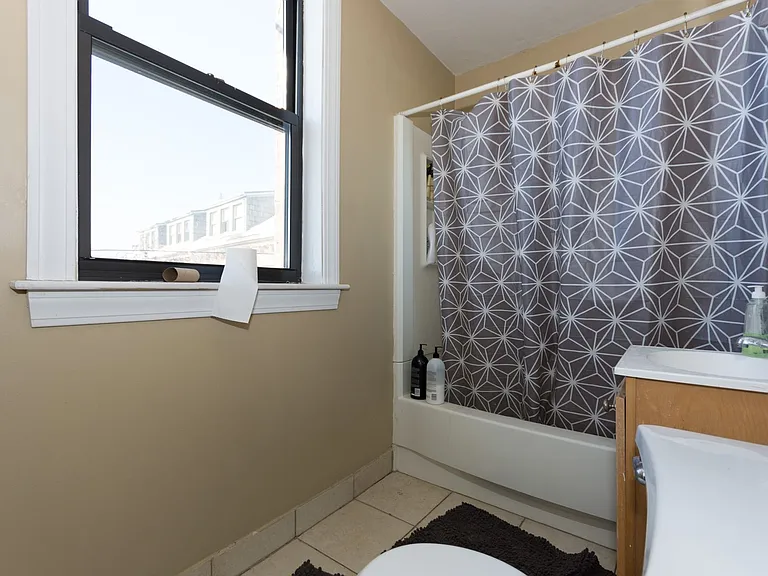 17 Highgate St #6 — Photo 9