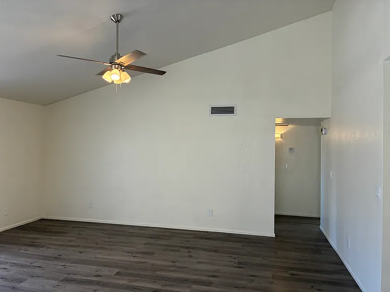 5637 W Yucca St — Photo 5