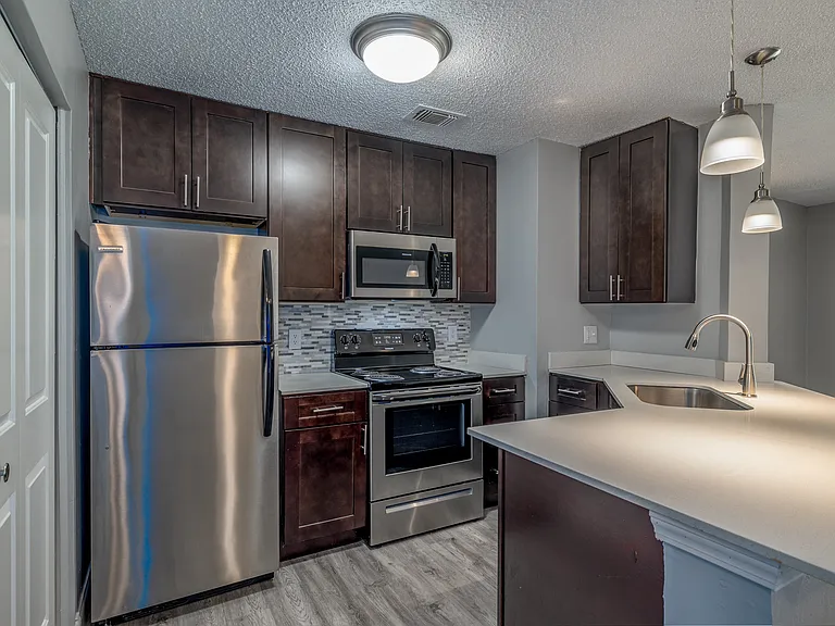 Barrington Place Apartments — Photo 16