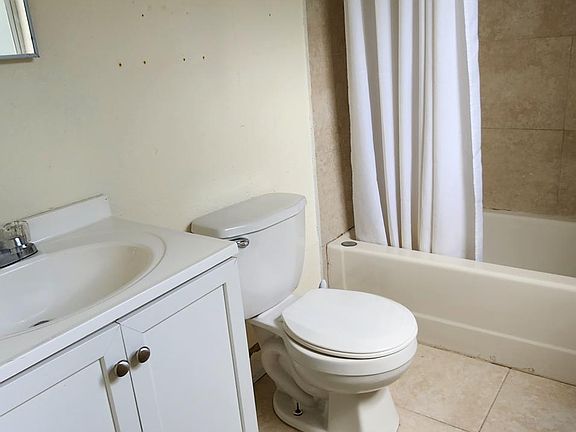 5th image of 3414 NW 46th Pl
