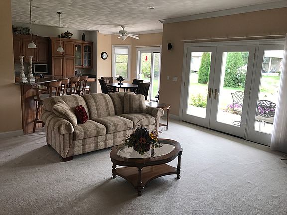 4th image of 1212 Wheatfield Dr
