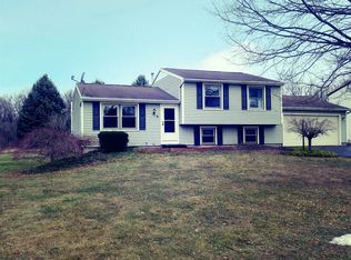 9 Covered Wagon Trl, West Henrietta, NY 14586