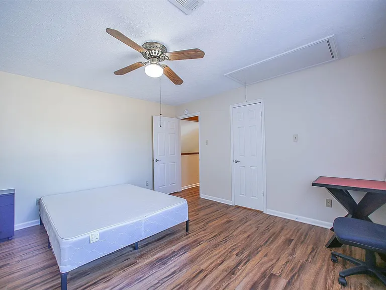 9511 Sharpcrest St — Photo 35