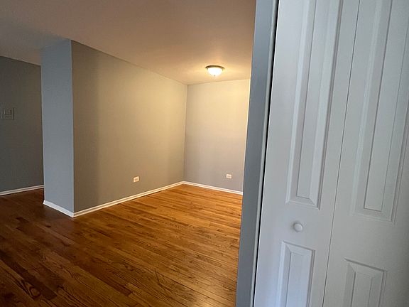 5th image of 1515 W Morse Ave APT 211