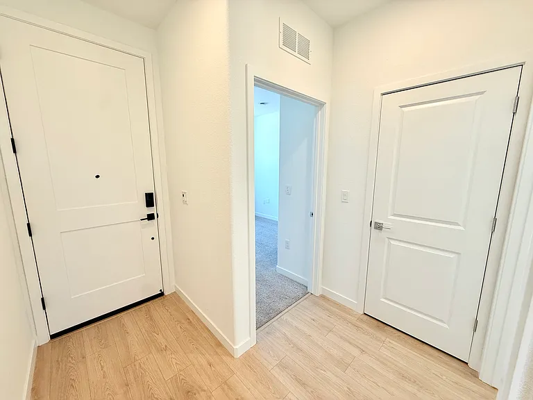 809 Canoe Ct — Photo 2