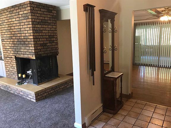 3rd image of 6346 Buttercup Ln