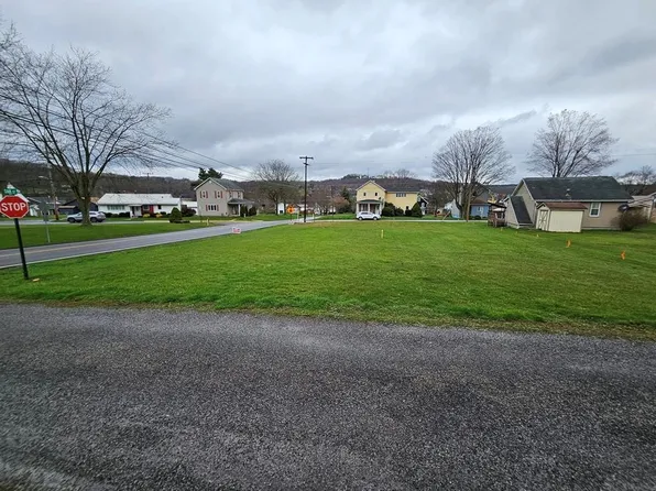 402 South St, New Bethlehem, PA 16242